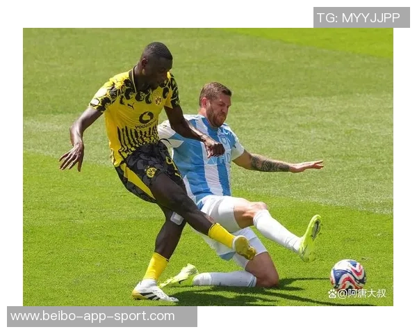 多特蒙德半场领先斯图加特埃姆雷詹点球破门拜尔补射得分