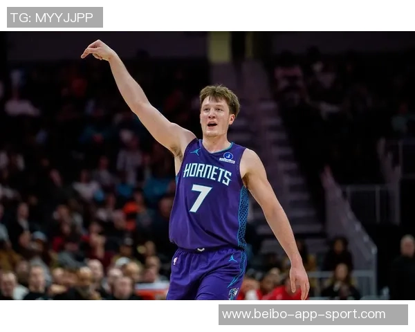 克尼佩尔表现抢眼11投6中斩获19分10篮板9助攻接近三双 克尼佩尔表现抢眼11投6中斩获19分10篮板9助攻接近三双